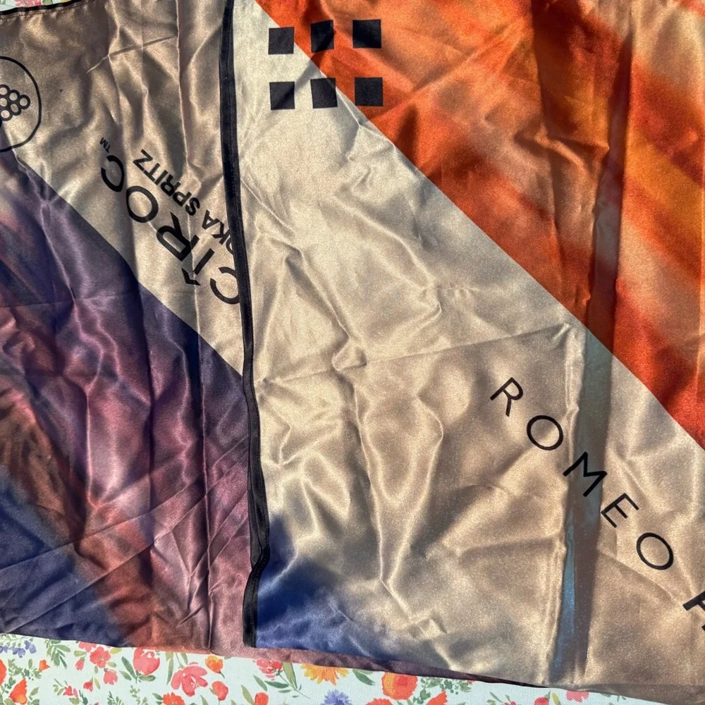 NEW ROMEO HUNTE Ciroc Vodka SILK Scarf 32x32 in Check out the reverse si…